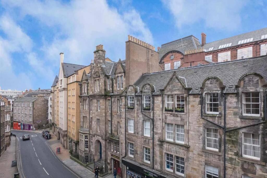One Bedroom Websters Land Flat - Grassmarket Edinburgh Bagian luar foto
