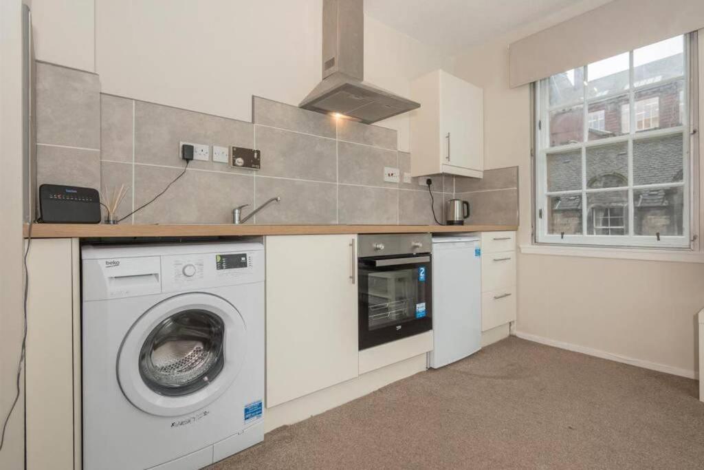 One Bedroom Websters Land Flat - Grassmarket Edinburgh Bagian luar foto