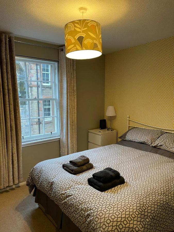 One Bedroom Websters Land Flat - Grassmarket Edinburgh Bagian luar foto